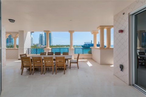 Condominio en venta en Miami Beach, Florida, 5 dormitorios, 652.64 m2 № 780344 - foto 15