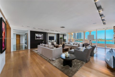 Condominio en venta en Miami Beach, Florida, 5 dormitorios, 652.64 m2 № 780344 - foto 2