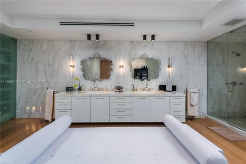 Condo in Miami Beach, Florida, 5 bedrooms  № 780344 - photo 20