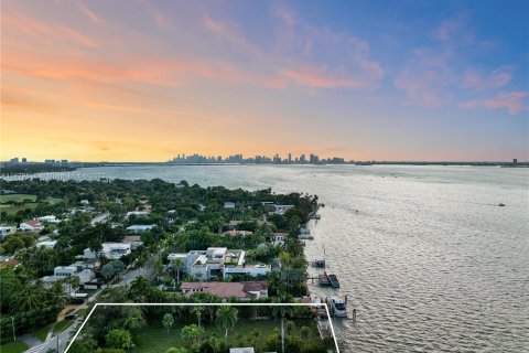 Купить земельный участок в Майами-Бич, Флорида № 837315 - фото 2