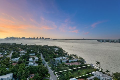 Terreno en venta en Miami Beach, Florida № 837315 - foto 1