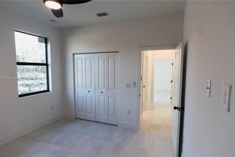 Casa en venta en Lehigh Acres, Florida, 3 dormitorios, 150.5 m2 № 1000080 - foto 8