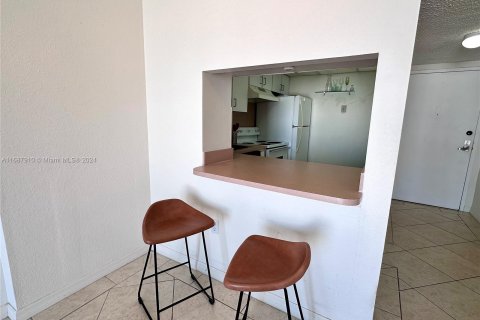 Condo in Miami Beach, Florida, 1 bedroom  № 1428432 - photo 4