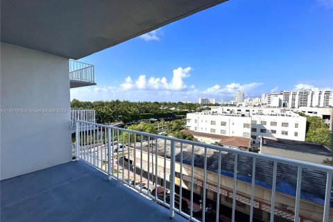 Condo in Miami Beach, Florida, 1 bedroom  № 1428432 - photo 9