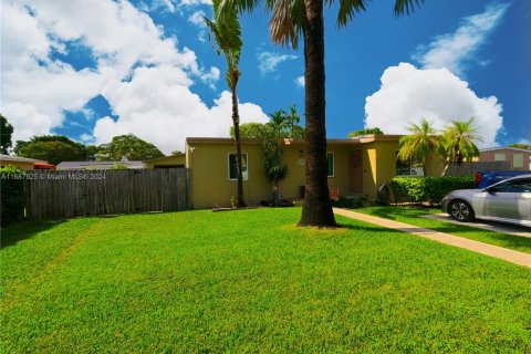 Casa en venta en Miami, Florida, 3 dormitorios, 172.71 m2 № 1428431 - foto 2