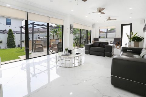 Villa ou maison à vendre à Homestead, Floride: 4 chambres, 270.16 m2 № 1098501 - photo 13