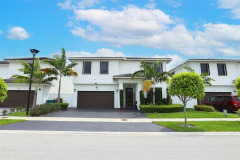 Casa en venta en Homestead, Florida, 4 dormitorios, 270.16 m2 № 1098501 - foto 1