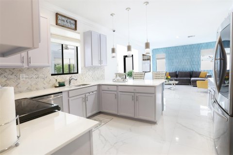 Villa ou maison à vendre à Homestead, Floride: 4 chambres, 270.16 m2 № 1098501 - photo 15