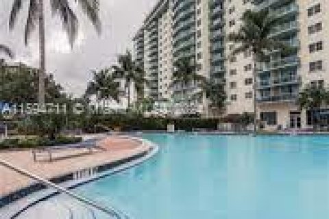 Condo in Sunny Isles Beach, Florida, 2 bedrooms  № 1421394 - photo 6