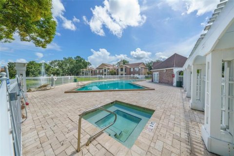 Condo in Orlando, Florida, 1 bedroom  № 1358180 - photo 16