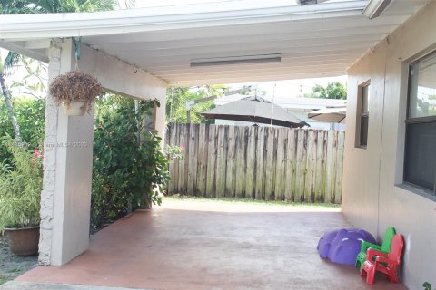 Casa en venta en Fort Lauderdale, Florida, 3 dormitorios, 109.53 m2 № 843591 - foto 2