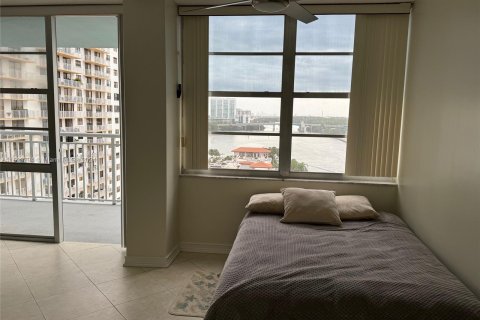 Condominio en venta en Sunny Isles Beach, Florida, 1 dormitorio, 102.56 m2 № 944374 - foto 16