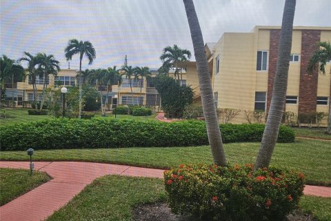 Condominio en venta en Hallandale Beach, Florida, 1 dormitorio, 99.5 m2 № 940867 - foto 16