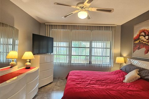 Copropriété à vendre à Hallandale Beach, Floride: 1 chambre, 99.5 m2 № 940867 - photo 28
