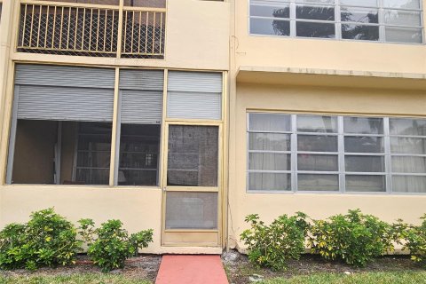 Condominio en venta en Hallandale Beach, Florida, 1 dormitorio, 99.5 m2 № 940867 - foto 15