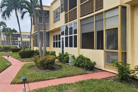 Condominio en venta en Hallandale Beach, Florida, 1 dormitorio, 99.5 m2 № 940867 - foto 14
