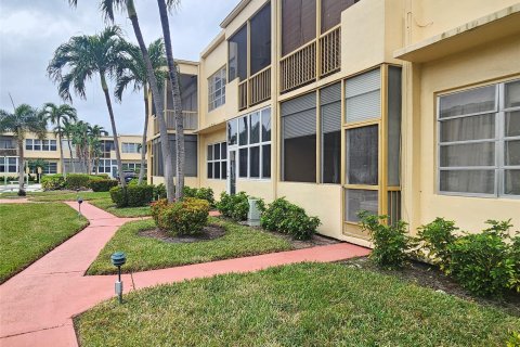 Condominio en venta en Hallandale Beach, Florida, 1 dormitorio, 99.5 m2 № 940867 - foto 13