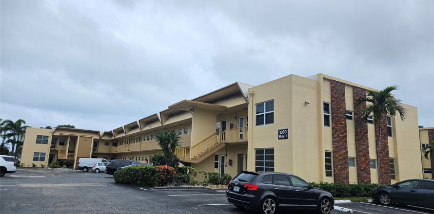 Condominio en Hallandale Beach, Florida, 1 dormitorio  № 940867