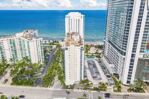 Condo in Hollywood, Florida, 2 bedrooms  № 1269641 - photo 28