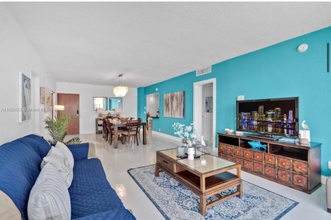 Condo in Hollywood, Florida, 2 bedrooms  № 1269641 - photo 3