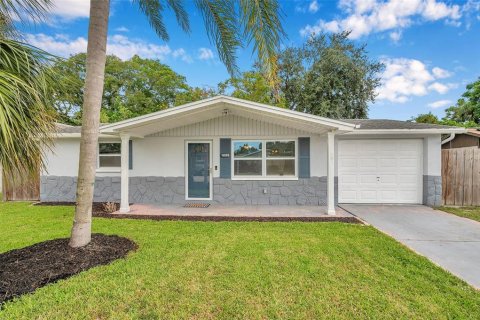 Casa en venta en Port Richey, Florida, 2 dormitorios, 71.35 m2 № 1358176 - foto 1