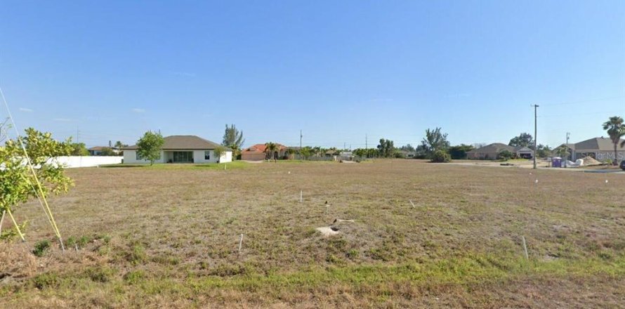 Terreno en Cape Coral, Florida № 1359266