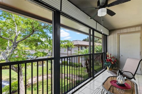 Copropriété à vendre à Tamarac, Floride: 2 chambres, 108.05 m2 № 1081285 - photo 7