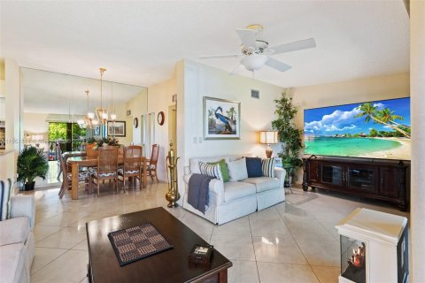 Copropriété à vendre à Tamarac, Floride: 2 chambres, 108.05 m2 № 1081285 - photo 4