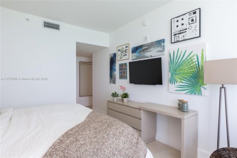 Condominio en venta en Hollywood, Florida, 2 dormitorios, 106.37 m2 № 123438 - foto 15