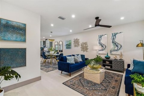 Casa en venta en Tampa, Florida, 3 dormitorios, 127.83 m2 № 1403593 - foto 4