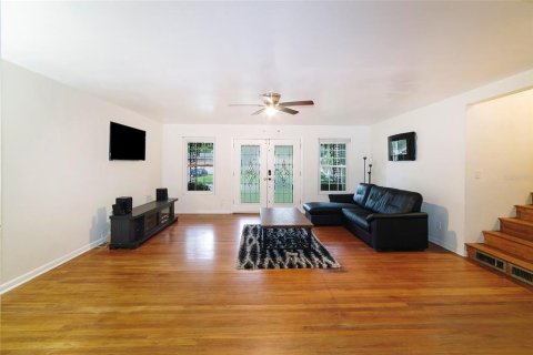 House in Jacksonville, Florida 5 bedrooms, 234.11 sq.m. № 1403628 - photo 3