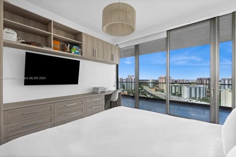 Condo in Sunny Isles Beach, Florida, 3 bedrooms  № 1384121 - photo 10