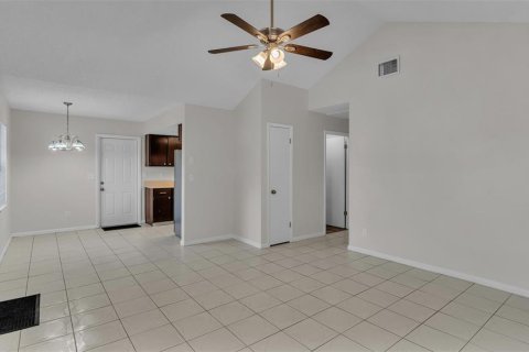 House in Winter Haven, Florida 3 bedrooms, 96.62 sq.m. № 1342836 - photo 6