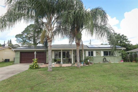 House in Deltona, Florida 2 bedrooms, 116.31 sq.m. № 1342838 - photo 1