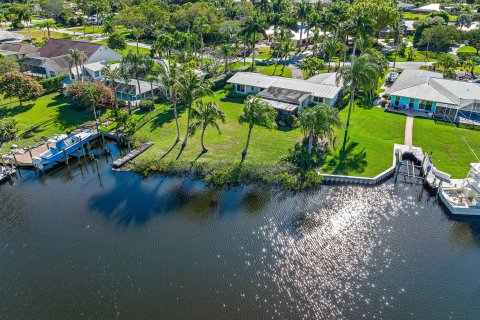 House in Stuart, Florida 4 bedrooms, 207.92 sq.m. № 1154096 - photo 11