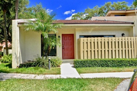 Townhouse in Boca Raton, Florida 2 bedrooms, 111.48 sq.m. № 1179530 - photo 25