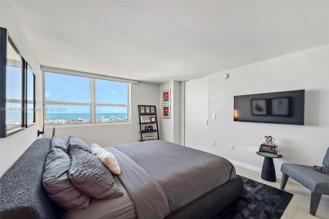 Copropriété à vendre à Miami Beach, Floride: 2 chambres, 100.15 m2 № 1395869 - photo 20