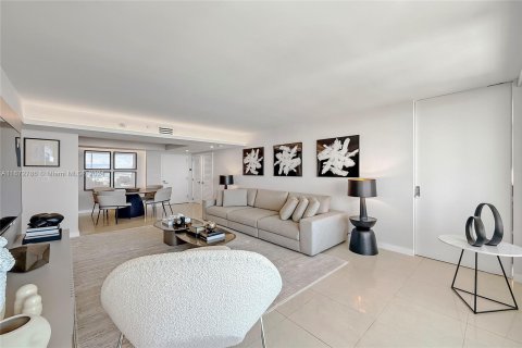 Condo in Miami Beach, Florida, 2 bedrooms  № 1395869 - photo 4