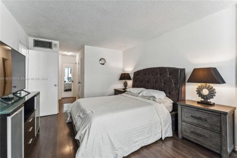 Copropriété à vendre à Miami Beach, Floride: 1 chambre, 69.68 m2 № 1395903 - photo 12