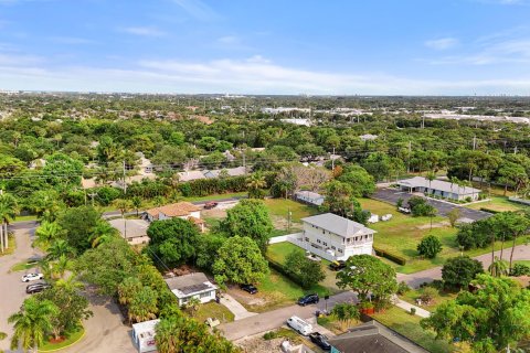 House in Jupiter, Florida 3 bedrooms, 91.04 sq.m. № 1146023 - photo 11