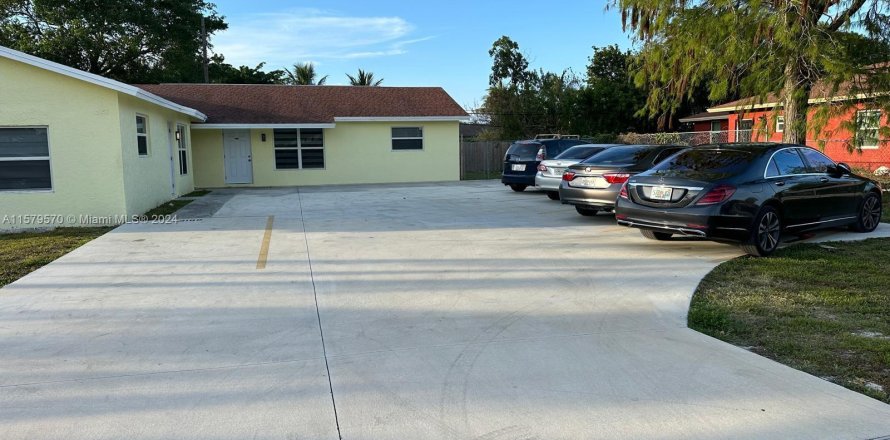 Immobilier commercial à West Palm Beach, Floride 241.55 m2 № 1154970