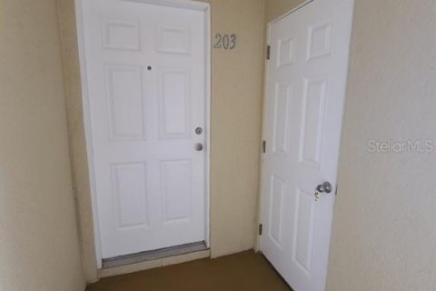 Condo in New Port Richey, Florida, 3 bedrooms  № 1358068 - photo 2