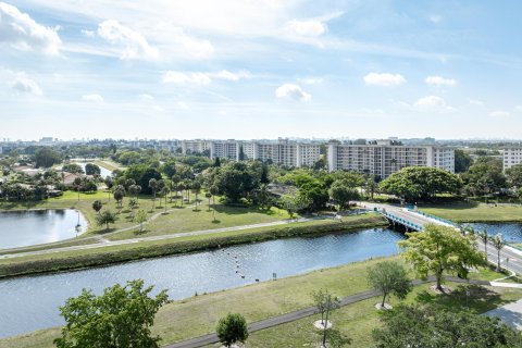 Copropriété à vendre à Pompano Beach, Floride: 2 chambres, 102.19 m2 № 1098806 - photo 8