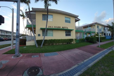 Copropriété à vendre à Miami Beach, Floride: 1 chambre, 61.04 m2 № 1348749 - photo 2