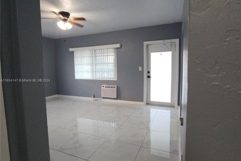 Copropriété à vendre à Miami Beach, Floride: 1 chambre, 61.04 m2 № 1348749 - photo 13