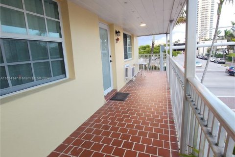 Condominio en venta en Miami Beach, Florida, 1 dormitorio, 61.04 m2 № 1348749 - foto 4