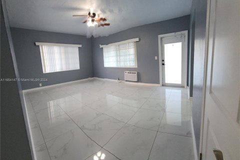 Condominio en venta en Miami Beach, Florida, 1 dormitorio, 61.04 m2 № 1348749 - foto 14