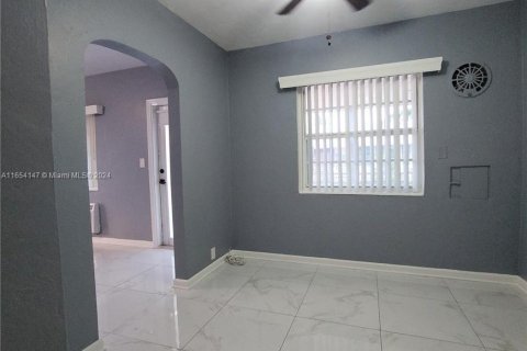 Condominio en venta en Miami Beach, Florida, 1 dormitorio, 61.04 m2 № 1348749 - foto 10