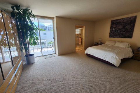 Touwnhouse à vendre à Hallandale Beach, Floride: 2 chambres, 167.04 m2 № 1348747 - photo 24