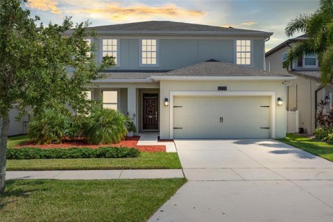 House in Kissimmee, Florida 6 bedrooms, 319.4 sq.m. № 1373469 - photo 2